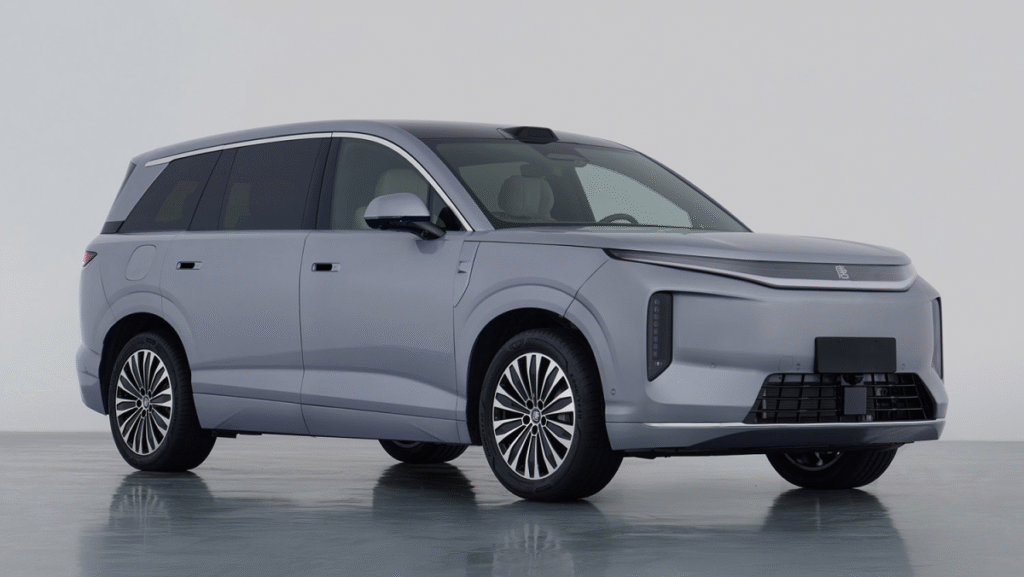 BYD’s Flagship SUV Leaks as a 784-HP, Ultra-Luxury Land Cruiser Rival