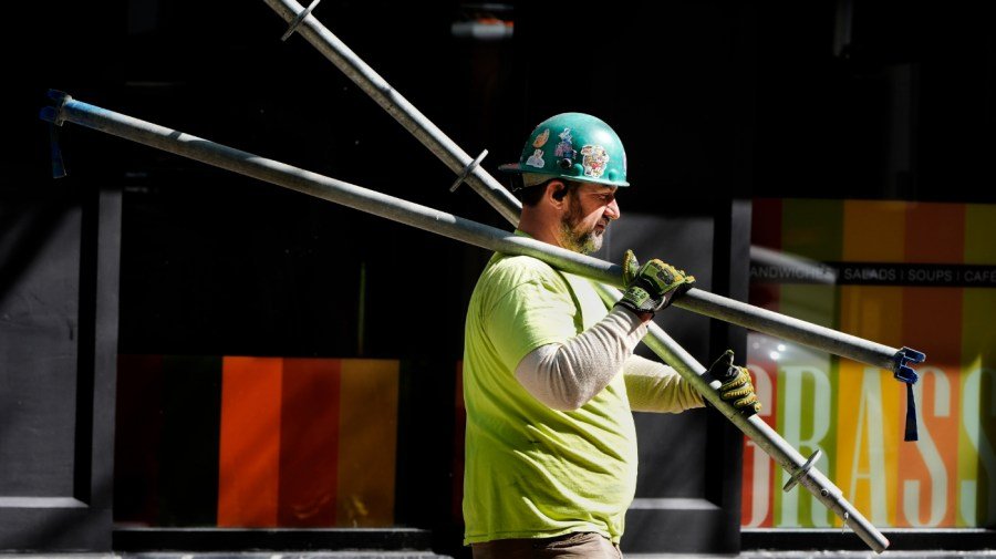 US economy grew far slower than expected in fourth quarter