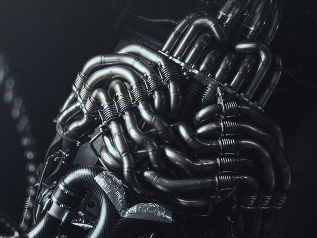 De Tomaso’s New 12,000-RPM V12 Looks Like It Came Straight Out of an Alien Movie