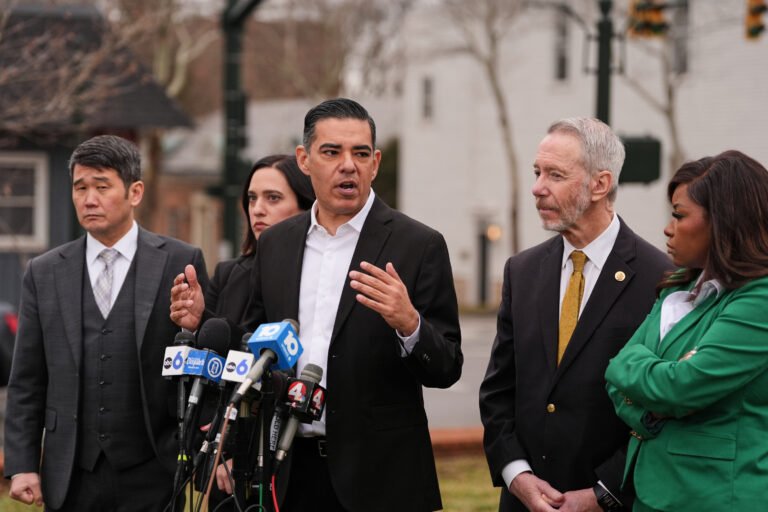 Former Victoria Secret CEO denies connection to Jeffrey Epstein's crimes