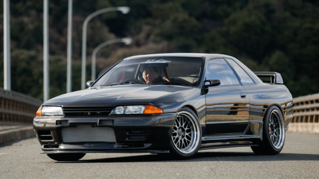 This 700-HP Carbon Nissan Skyline GT-R R32 Weighs Less Than Stock