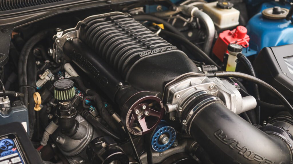 The Difference Between LS And Vortec Engines (And Why Fans Love Them)