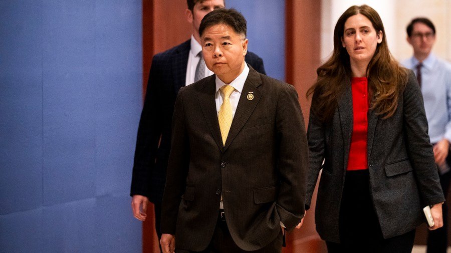 More Democrats call for Lutnick to resign over Epstein dealings