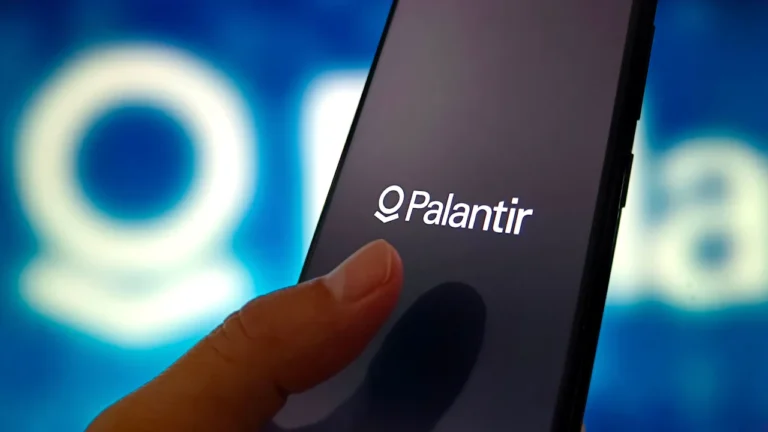 A Palantir co-founder is backing a group attacking Alex Bores over his work with… Palantir