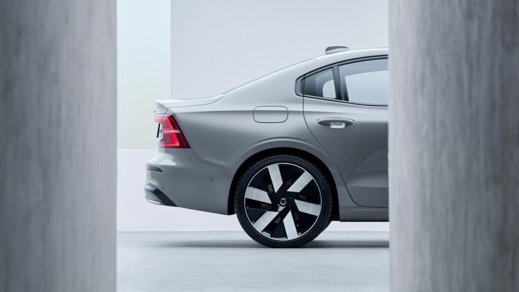 The S60 Recharge Is A 455-HP Sleeper You Can Have For $10K Less Than A New Audi A5