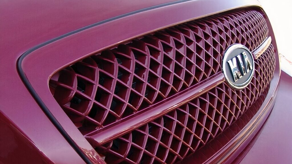 A First-Gen Sedona Is The Cheapest Three-Row Minivan Out There