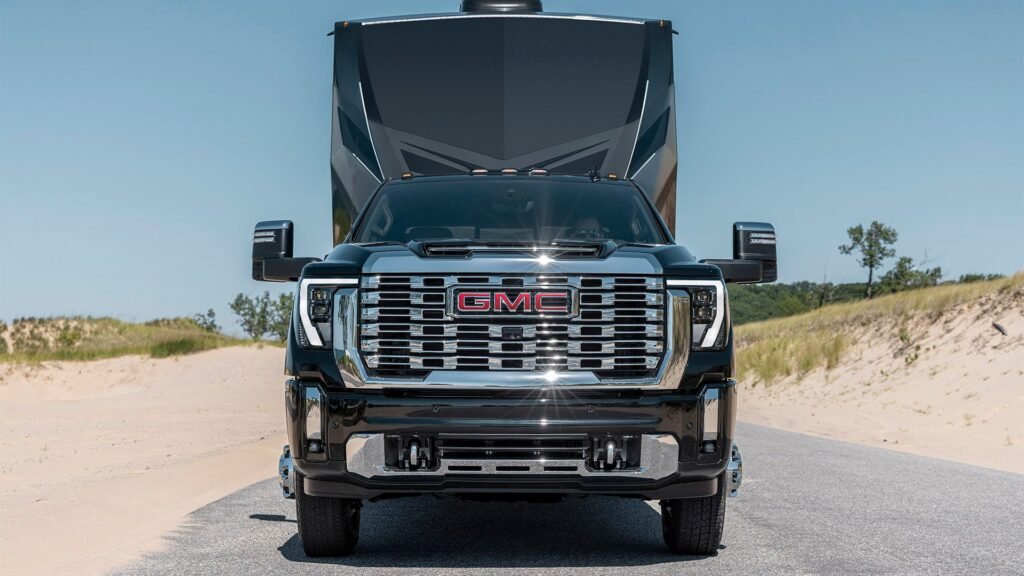 IIHS Will Begin Issuing Safety Ratings For Medium and Heavy-Duty Pickup Trucks