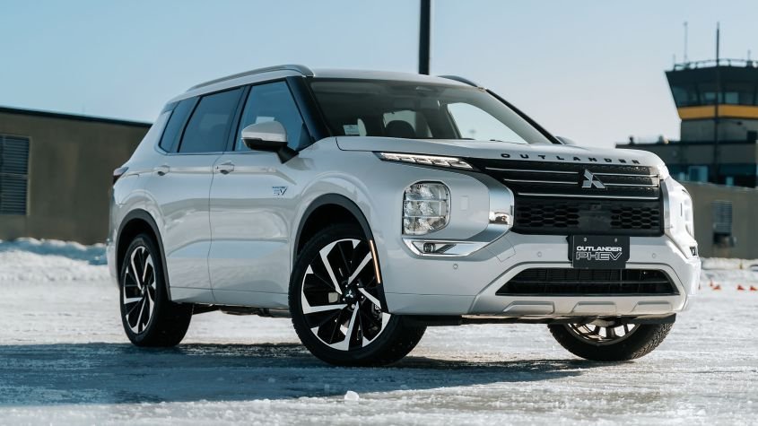 New Mitsubishi Outlander PHEV gets big price tag at almost £47k