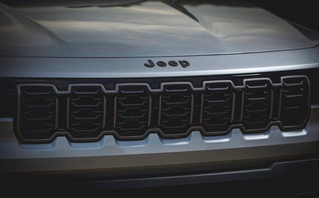 New Jeep Cherokee Hybrid Could Use Toyota Hybrid Tech