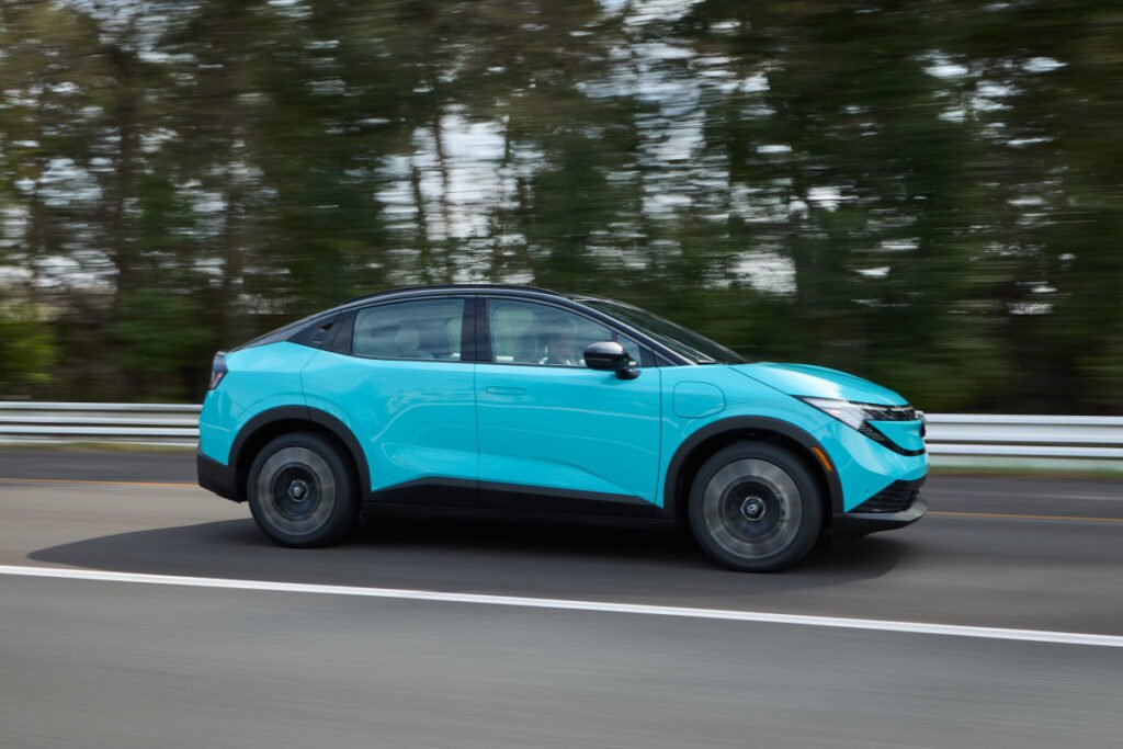 A Jury of Women Journalists Crowns the Nissan Leaf the World’s Best Car of 2026