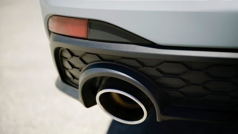 Honda Civic Si Vs. Volkswagen Jetta GLI: Which Sport Compact Comes Out On Top?