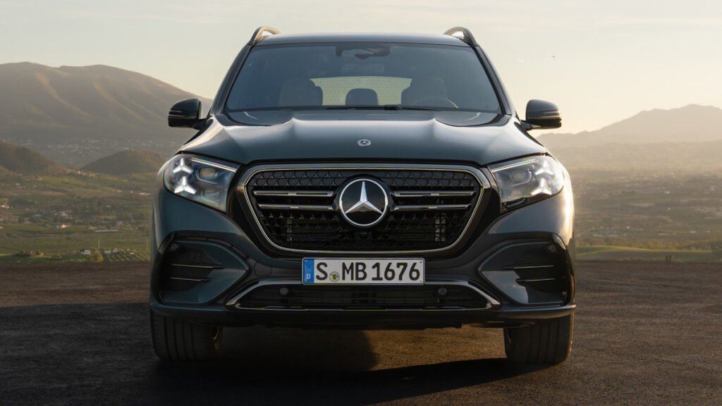 2027 Mercedes-Benz GLS Overhaul Moves the Goalposts for Luxury SUVs