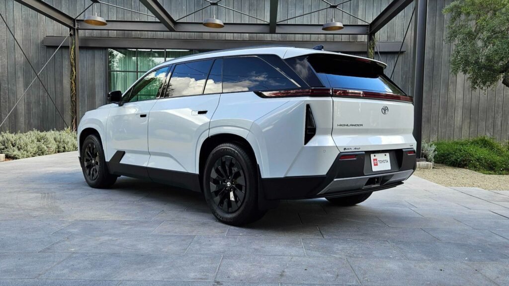 New Highlander Proves Toyota Took Your Feedback About The bZ4X's Name