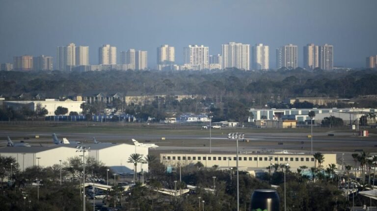 Man drives through gate at Florida airport, tries to board multiple planes