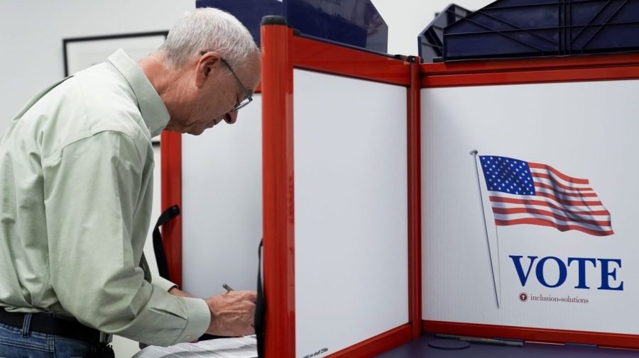 Democrats zero in on Virginia redistricting as early voting begins