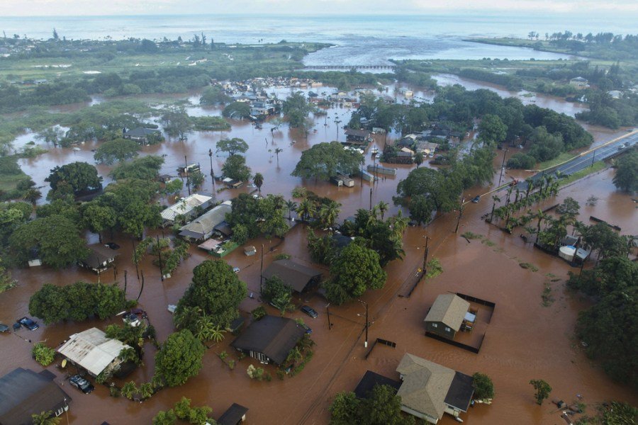 Evacuation ordered in Hawaii as 120-year-old dam could fail, catastrophic flooding continues