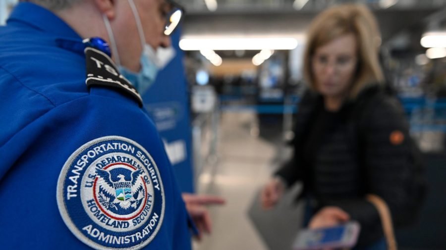 Effort to fund TSA, most of DHS shifts to House
