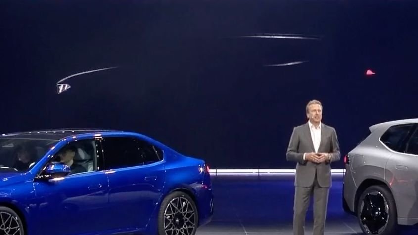 New BMW i3 Touring officially teased for the first time