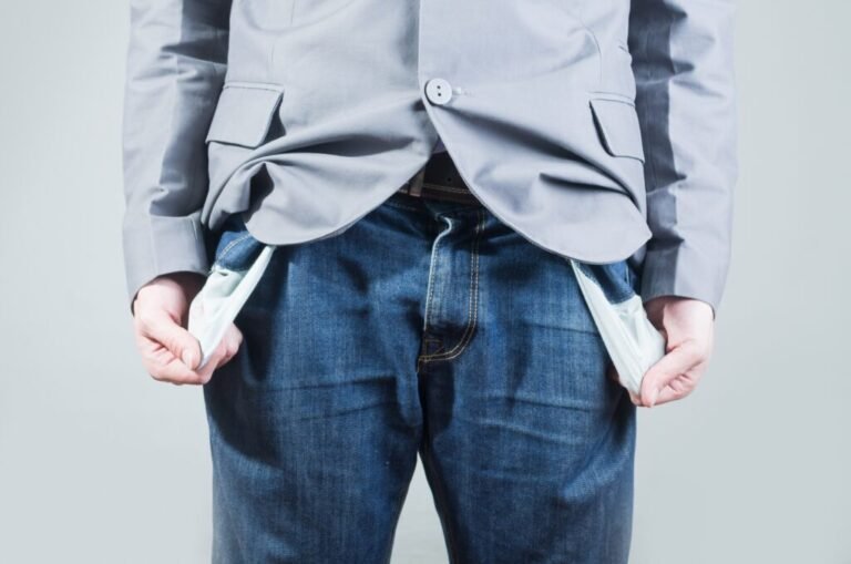 The One Simple Financial Shift That Stops You From Always Feeling One Paycheck Behind