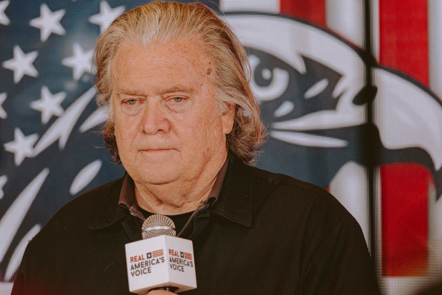Steve Bannon gets an unusual assist from Trump’s Justice Department