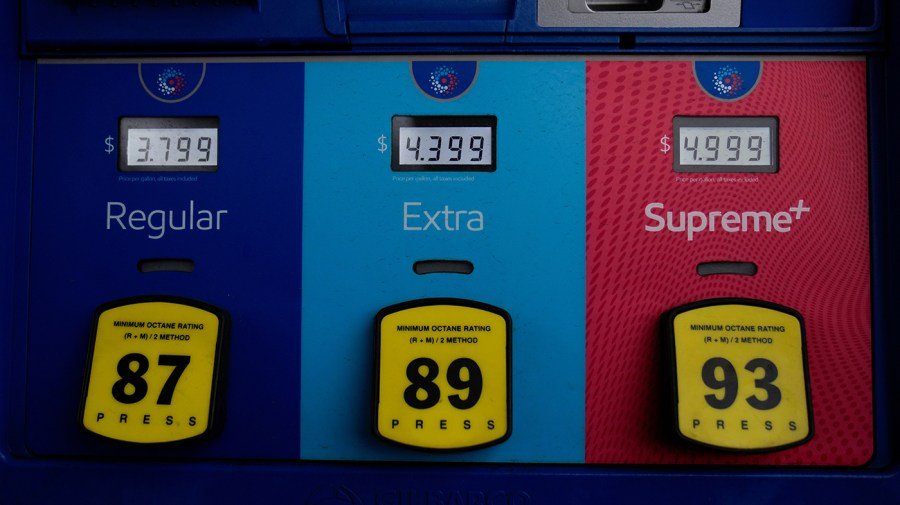 Wright says high gas prices will last 'a few more weeks'