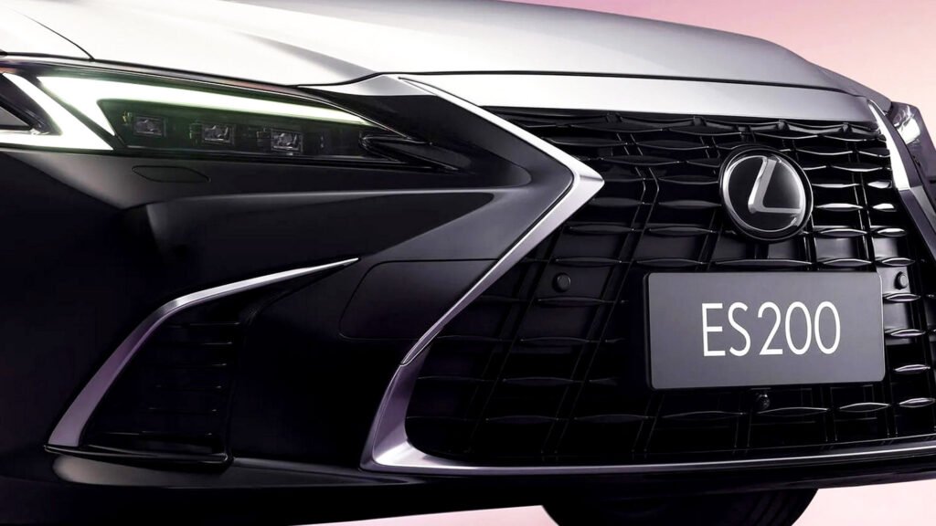 Lexus Gives Its Old ES A Maybach Look With Corolla Power