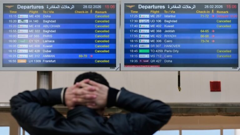US citizens scramble to evacuate Middle East amid air chaos