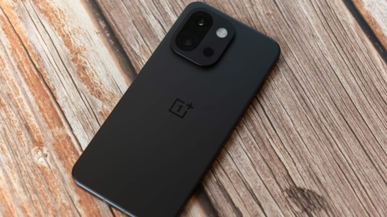 OnePlus confirms a massive 7,500mAh battery for the compact 15T