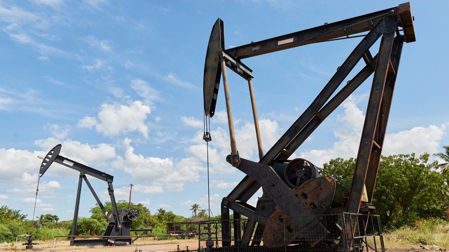 Treasury easing Venezuela oil sanctions in bid to boost global supply