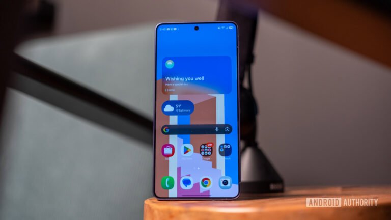 Love custom fonts on your Galaxy phone? Then don’t download the March 2026 update.