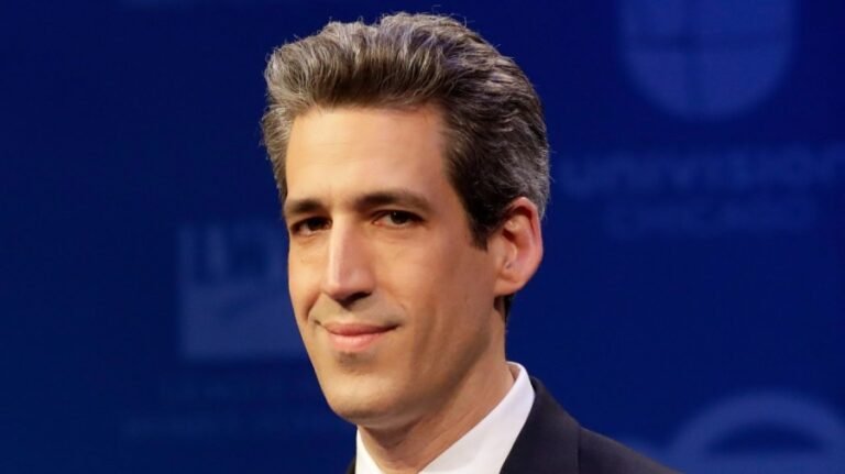 Illinois congressional candidate admits 'ill-advised' dates with student in 2004