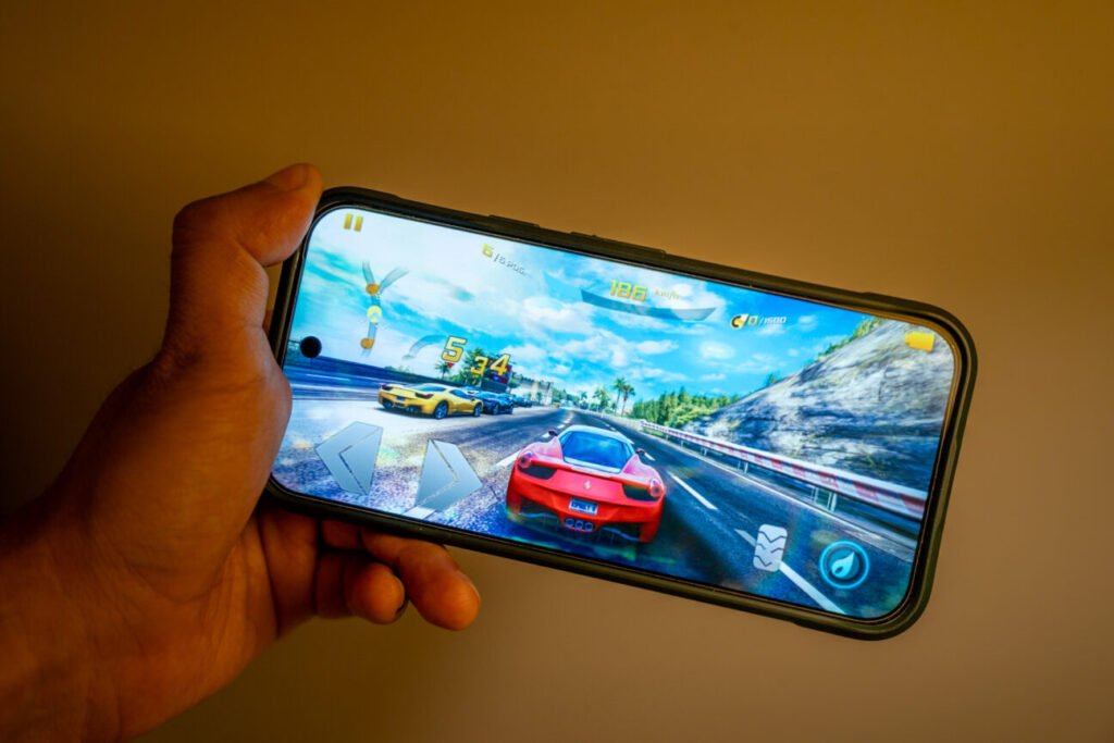 Samsung’s new tool wants to fix Android gaming’s biggest headache