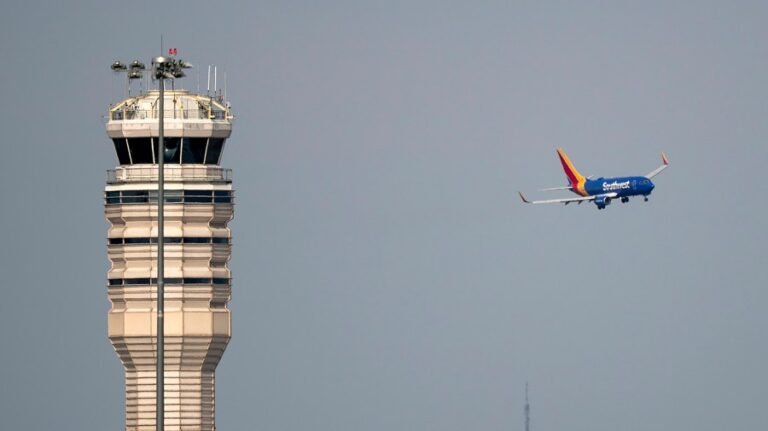 FAA issues ground stop at airports in DC, Baltimore