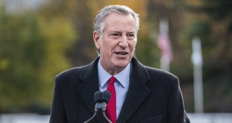 De Blasio: 'Defund the police' movement a 'mistake'