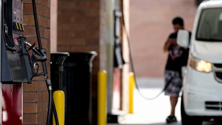 Kemp signs bill suspending Georgia state gas tax amid Iran war price spike