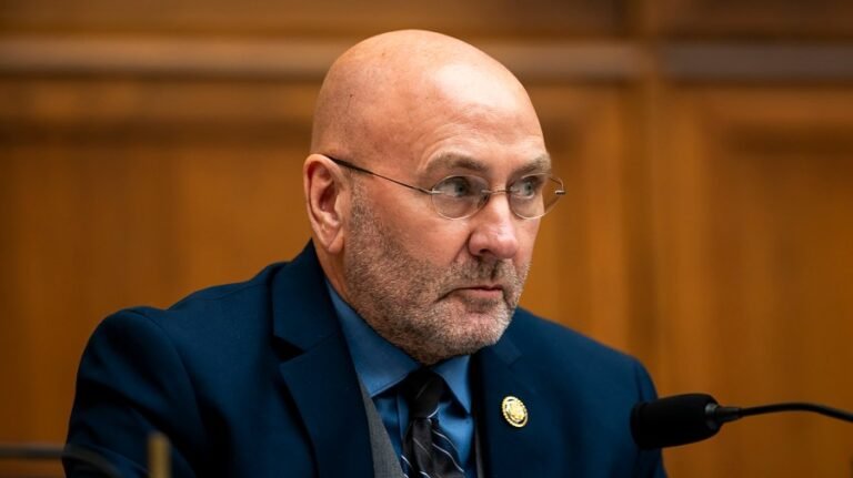 Spy powers skeptics in Congress discussing new language after White House meeting