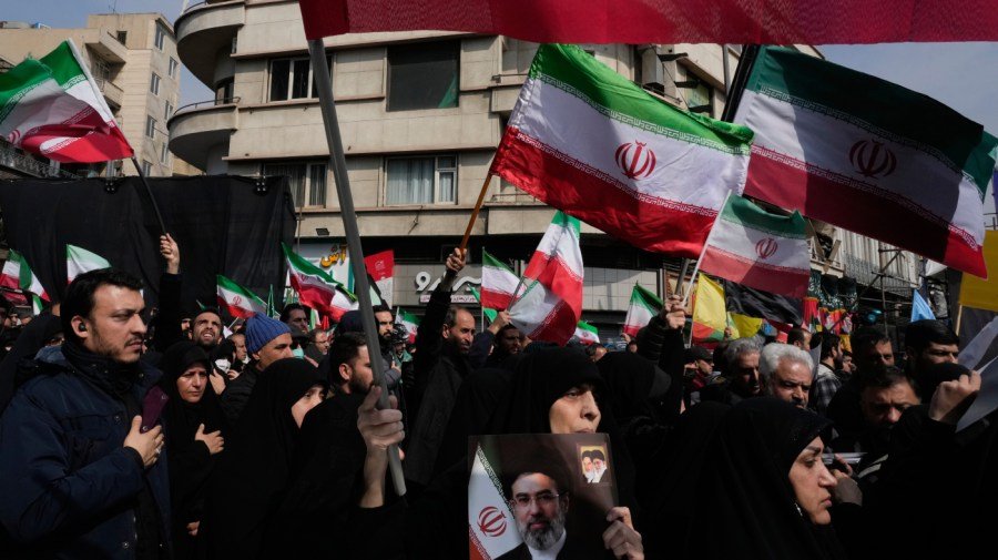 Experts warn parents, educators to get ahead on Iran war conversations