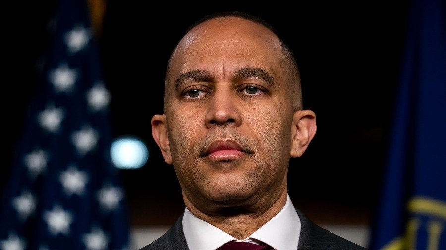Jeffries says Dems will soon push another resolution to end war in Iran