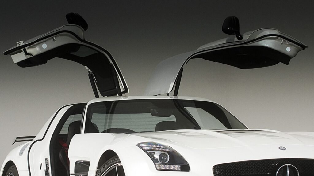 Patent: Mercedes Wants To Open Your Roof Like A Can Of Sardines