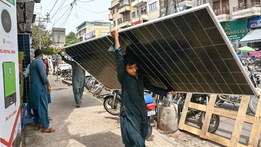 Pakistan’s solar boom is helping it save billions during the ongoing energy crisis
