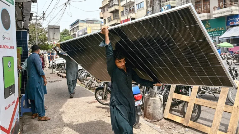 Pakistan’s solar boom is helping it save billions during the ongoing energy crisis