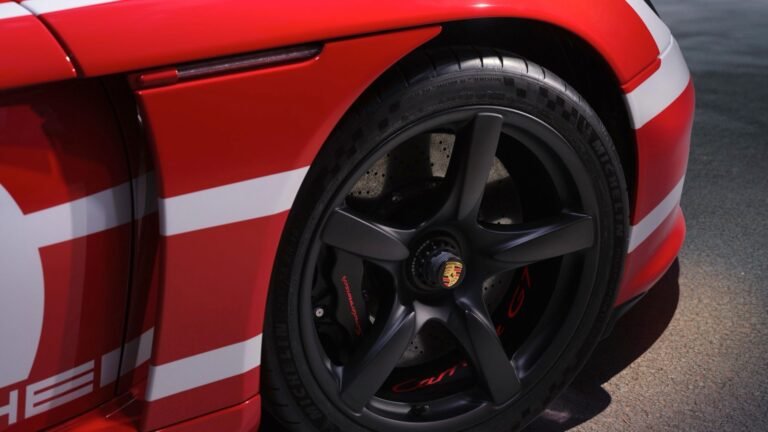 Porsche Patents Racing Stripes That Can Change Color Or Disappear