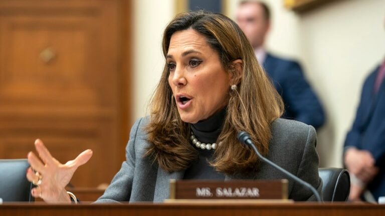 Former CBS Miami journalist challenges Salazar for House seat in Florida