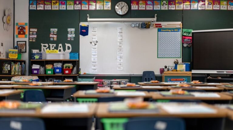 Who decides how kids learn to read? Congress aims to end the debate