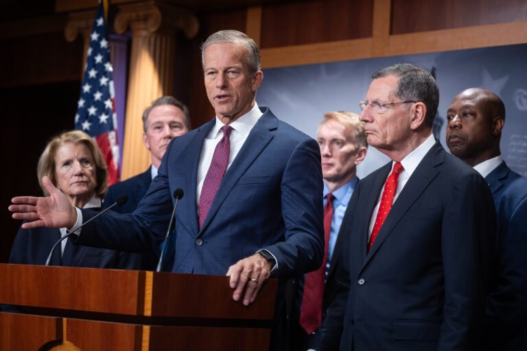 Pressure builds on Congress as DHS shutdown threatens to drag into April