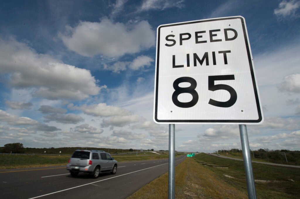 Illinois May Force Repeat Speeders to Install Speed Limiters