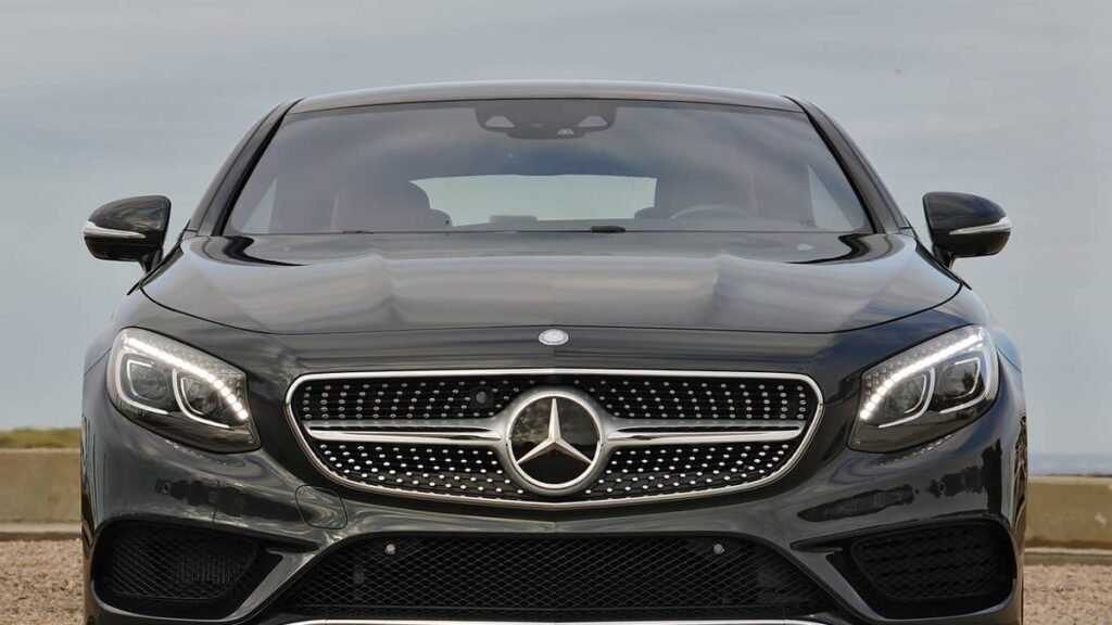 Mercedes Wants ‘Exploding’ Sunroof Lawsuit Thrown Out—But the Case Isn’t Over