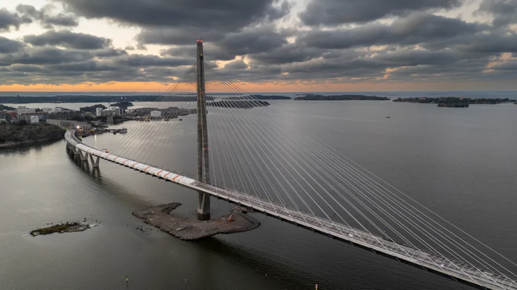 This stunning new bridge in Helsinki is designed for cyclists, pedestrians, and trams—but no cars