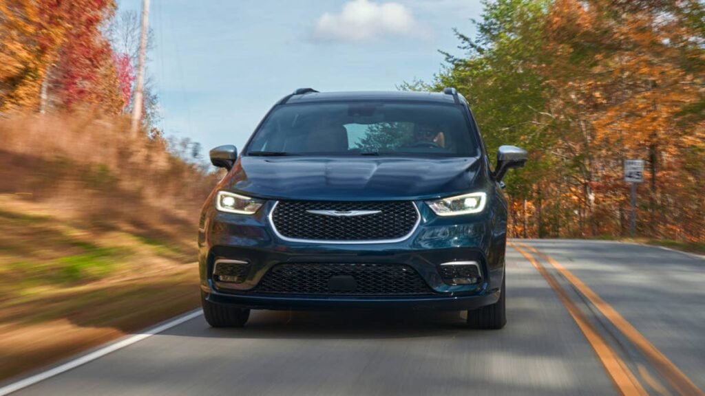 Chrysler Pacifica Hybrid Hit With Lawsuit Over Sudden Engine Shutdown Risk