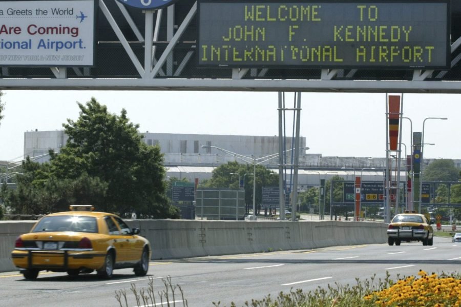 FAA probing close call at JFK airport